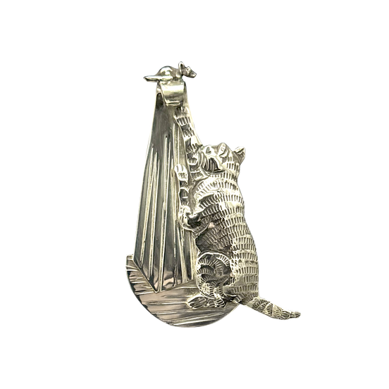Mouse Hunting Pin or Pendant